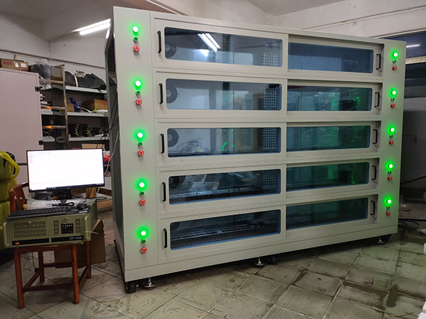 车载电子监控老化柜图
